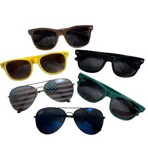 Set of 6 pairs of Festival Fun Sunglasses